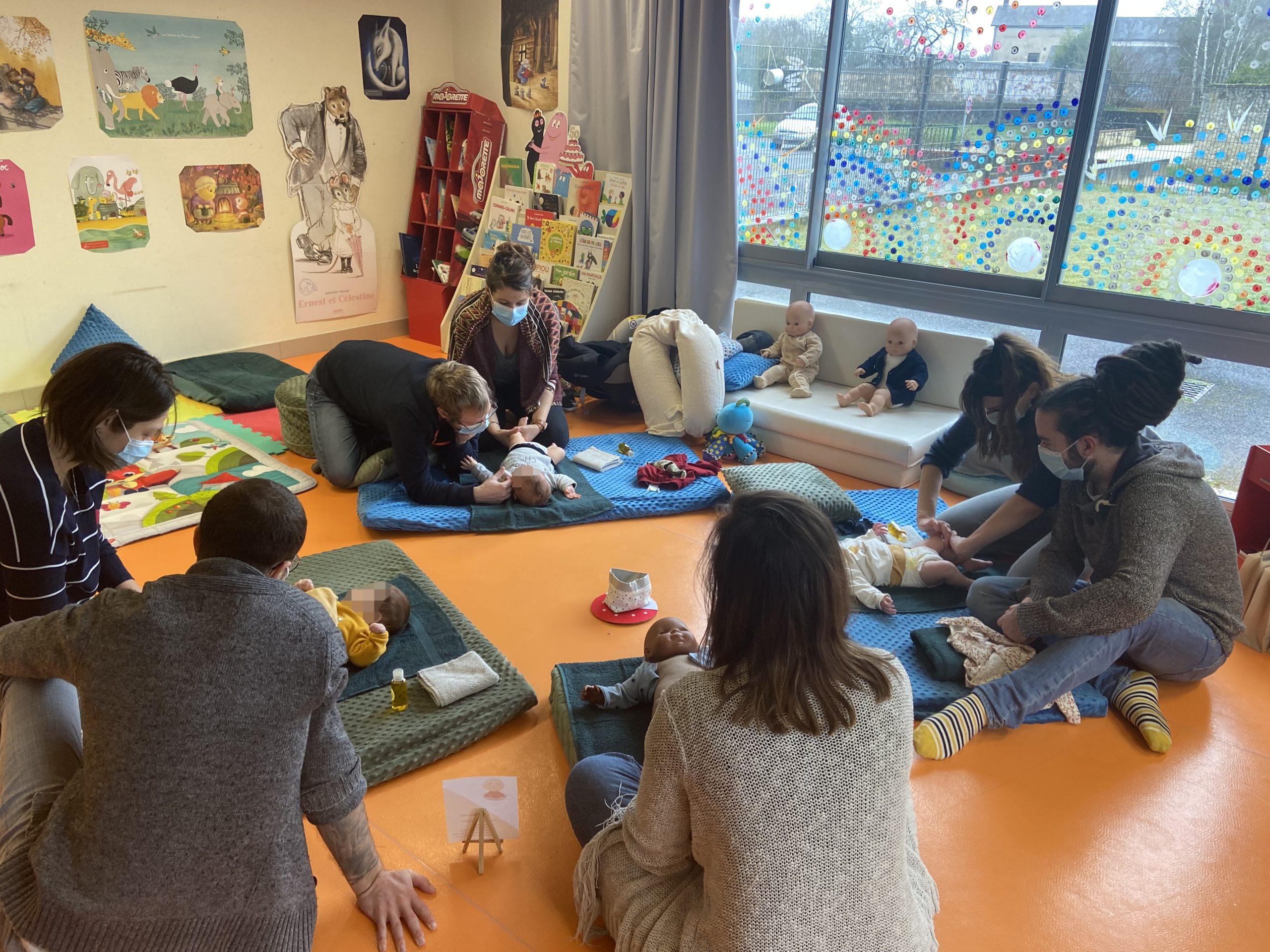 Les Ateliers d'Alex, massage bébé en groupe